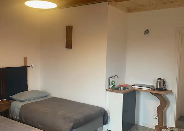 Chez Raz Bed and Breakfast 3*